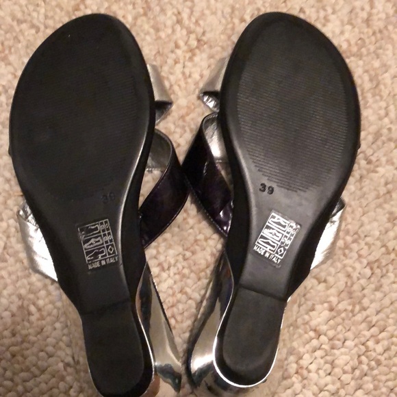 Used slippers - Picture 4 of 4